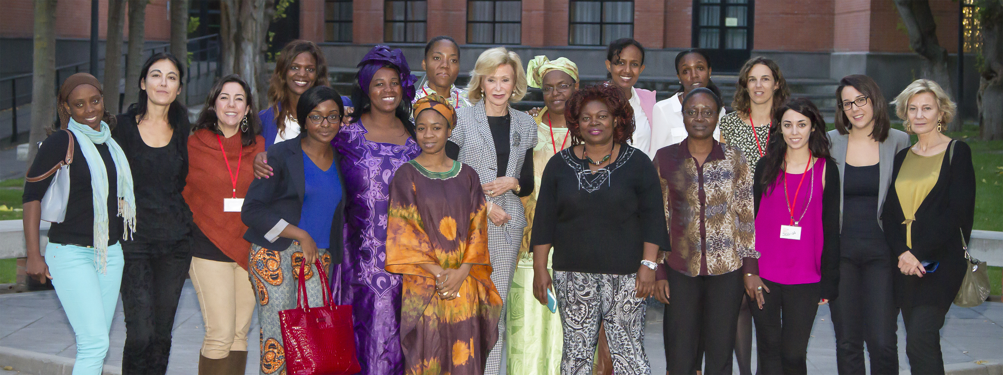 Mujeres por África y Asociación Defensa Valores Africanos en 2013